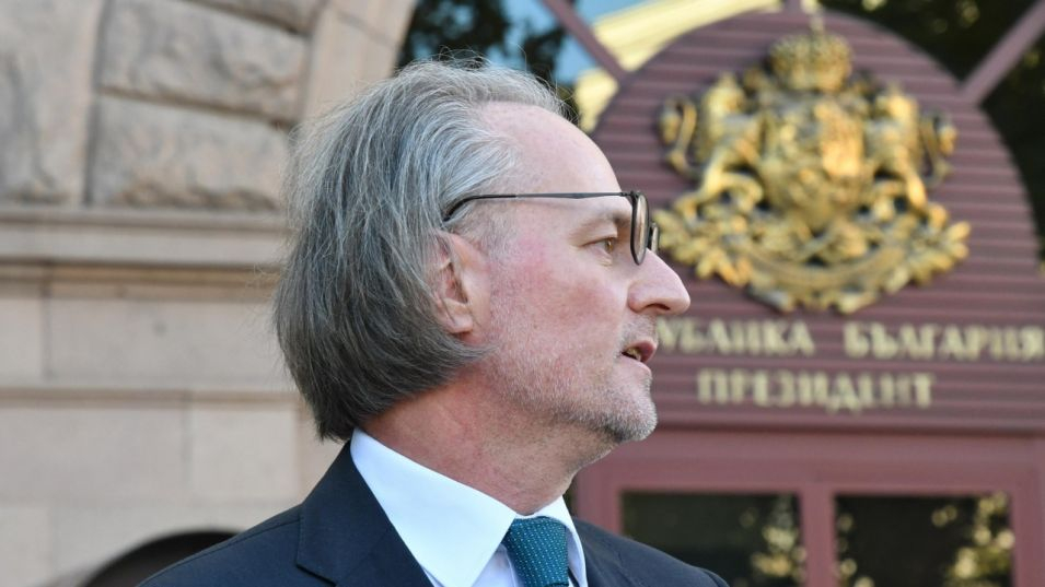 Лозан Панов – “дясната патерица” на кандидата за президент Румен Радев