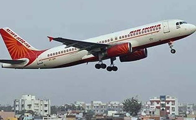 Самолет на Air India прелиташе над България и в този момент на борда му се случи нещо невероятно СНИМКА