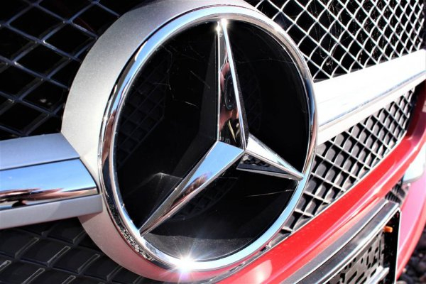 Шпионски СНИМКИ: Очакваният нов Mercedes GLC има революционно шаси СНИМКИ