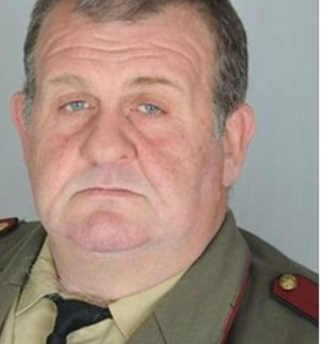 Сержант Якимов видя кола в дере, спусна се по въже и спаси човек СНИМКИ