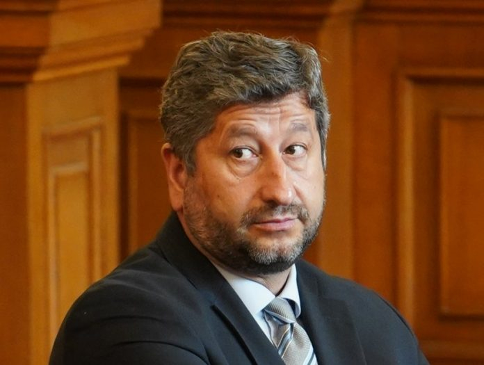 Диктатурата на "умните и красивите" пак провали Христо Иванов, този път фатално