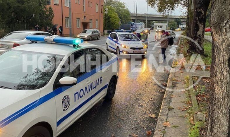 Шофьор помете жена и дете на пешеходна пътека в Бургас СНИМКИ