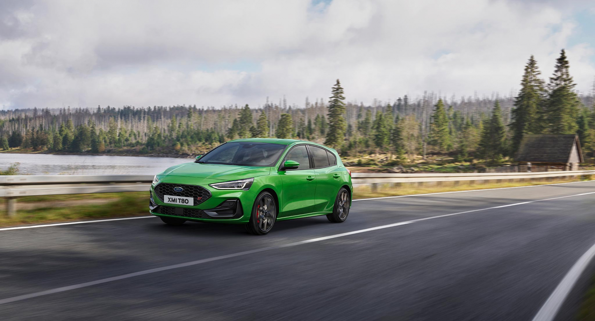 Ford Focus сега е още по-рафиниран, с подобрена свързаност, електрифицирани двигатели и изразителен стил