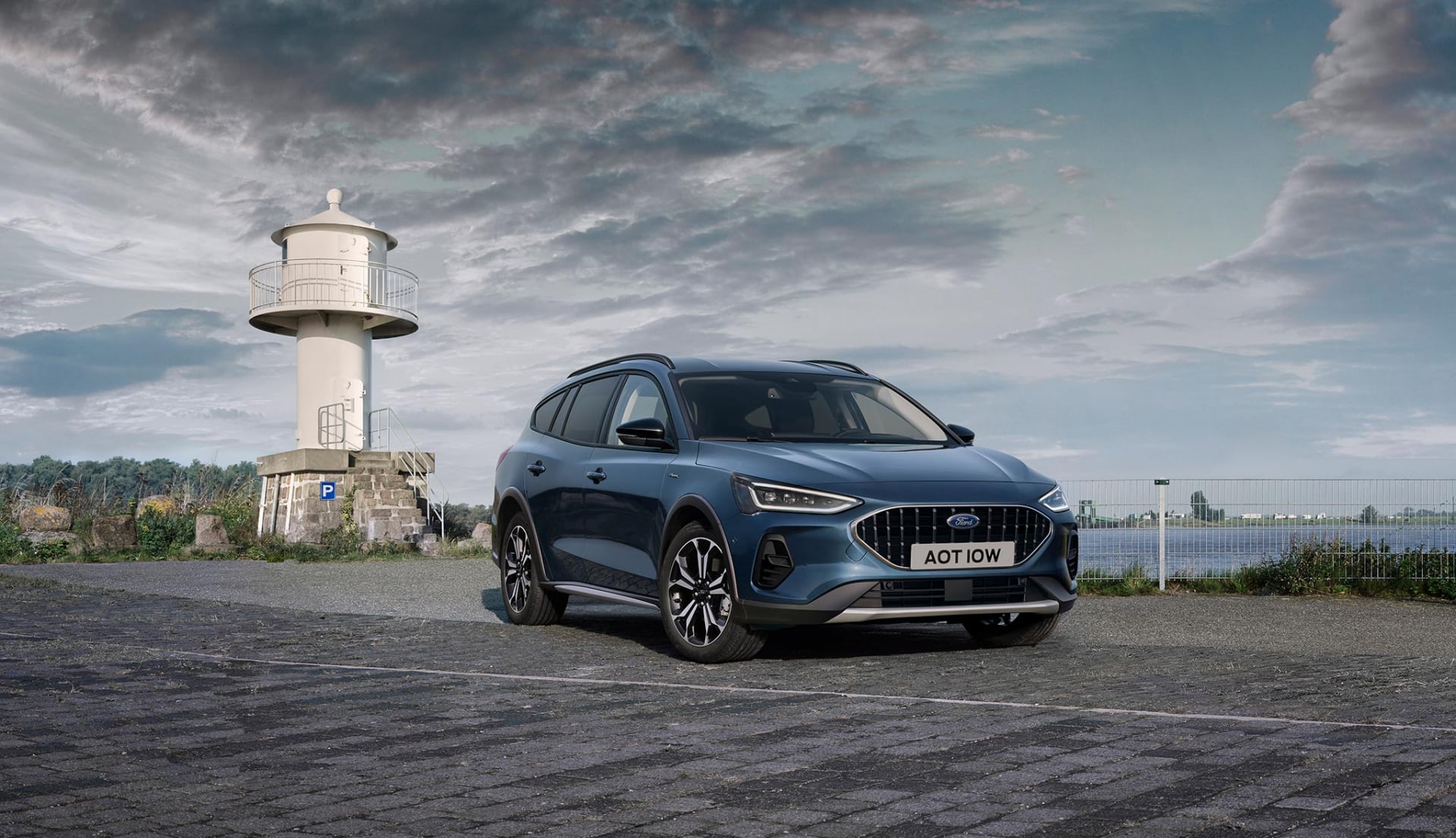 Ford Focus сега е още по-рафиниран, с подобрена свързаност, електрифицирани двигатели и изразителен стил