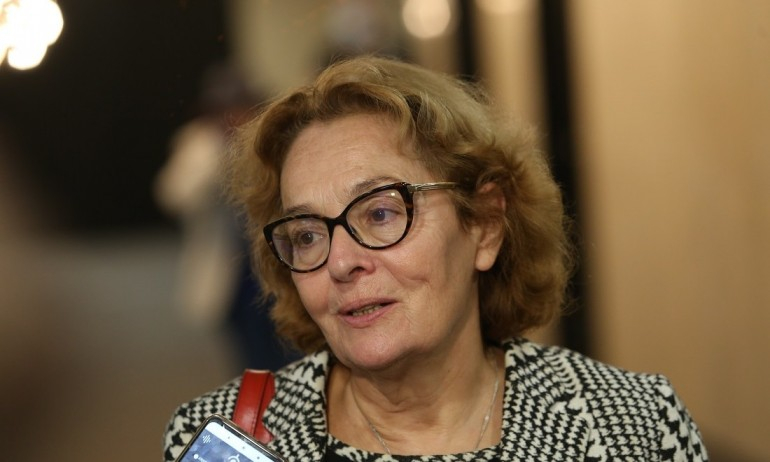 Доц. Коларова: Кацаров е пробойната в служебния кабинет