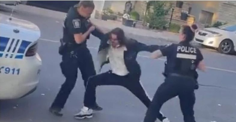 Полицайки станаха за резил заради хилав заподозрян ВИДЕО