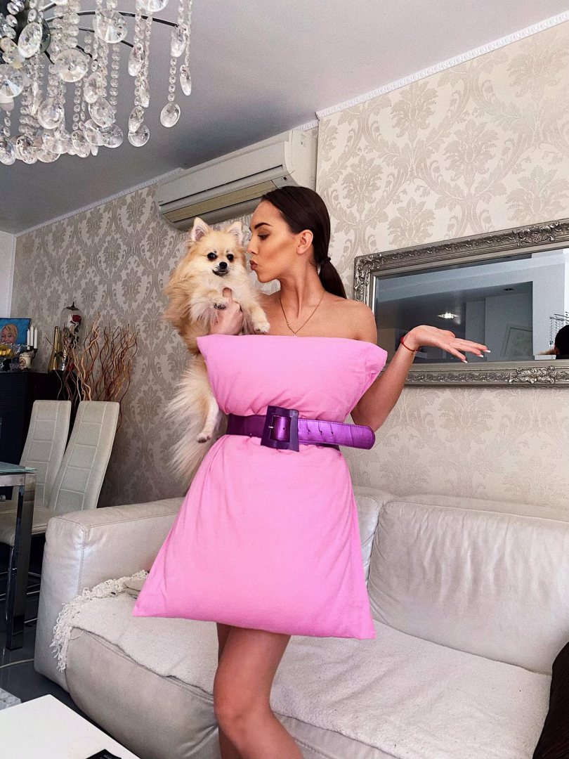 Богато гадже глези красивата Лора от "Фермата" СНИМКИ 18+
