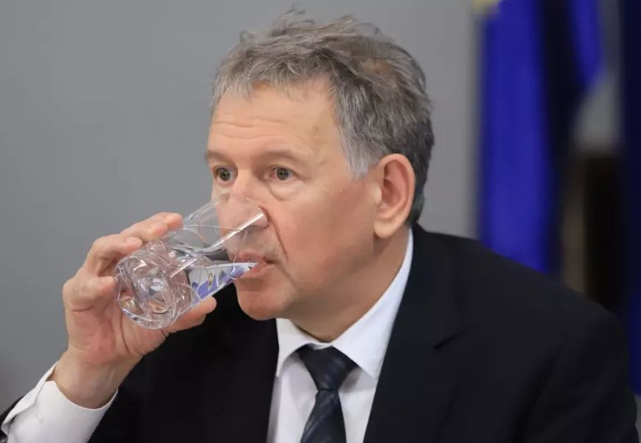 Проф. Ангелов: Властите крият, че ситуацията е критична!