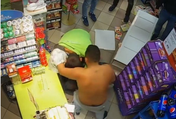 Гладен клиент нахлу в магазин в Козлодуй и...