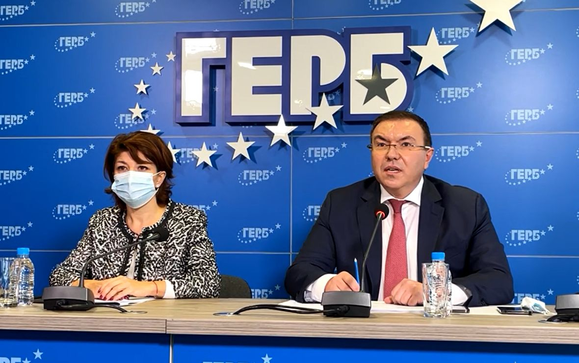 ГЕРБ с извънреден брифинг за зелените сертификати: Кацаров е некадърен! Оставка! 