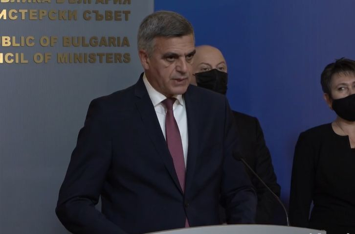 Янев обяви какво ще прави правителството заради скъпия ток и К-19 мерките ВИДЕО