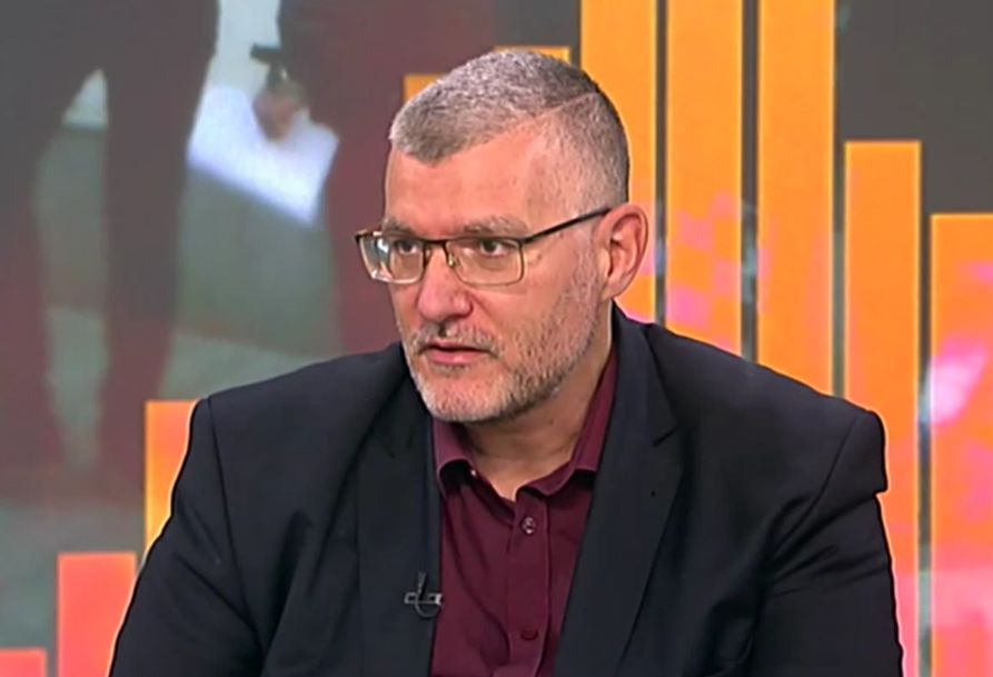 Проф. Момеков изумен: Хората не се притесняват да подарят гърди на дъщеря си, но се притесняват от...