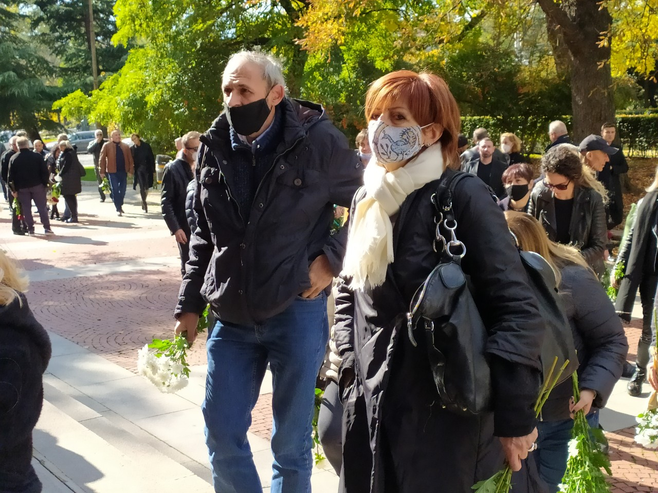 Близки и приятели изпратиха Каролев в последния му път, много известни хора на погребението СНИМКИ
