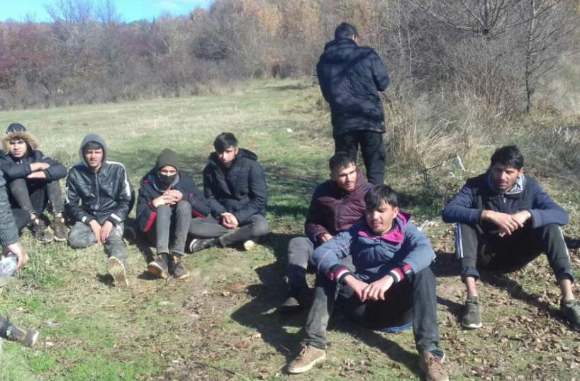 Заловиха още афганистанци, щъкащи из България