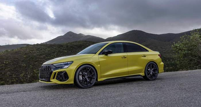 Новият сериен Audi RS3 ускорява до 100 за изумително време ВИДЕО