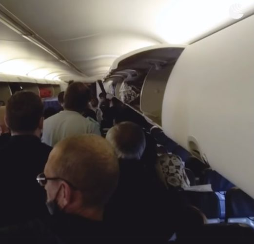 Пътници в руски самолет изживяха невероятен кошмар ВИДЕО