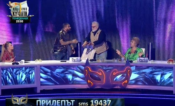Грандиозен скандал разтърси „Маскирания певец“ СНИМКИ