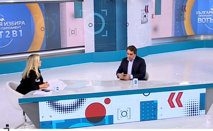 Лора Крумова с два култови лафа, постави в ъгъла Асен Василев, той хули КС заради К.П. и джендърите