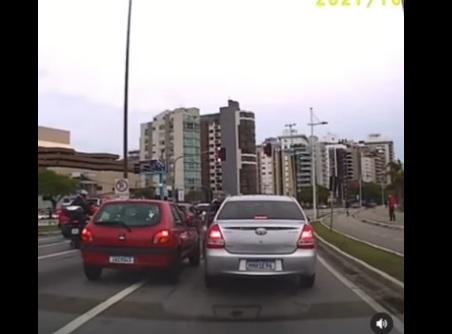 Такава свада между шофьори едва ли сте виждали ВИДЕО