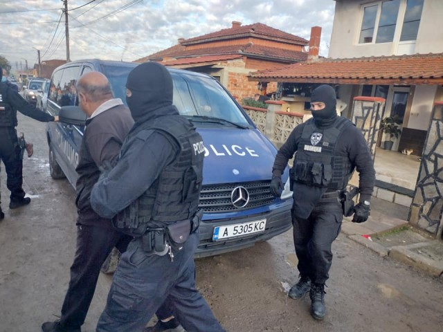 Полицейска акция и в Бургас