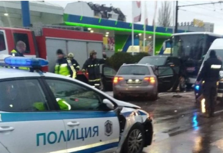 Шефът на автоинструкторите: Майката на момчето, помляло 20 коли, да бъде подведена под отговорност