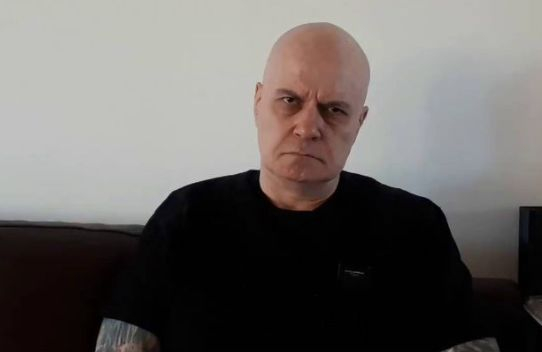 Слави с изумително предизборно послание за нещо отвратително и глупаво 