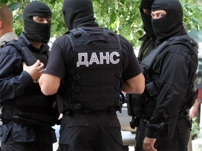Скандални разкрития за алчния служител на ДАНС, закопчан с рушвет