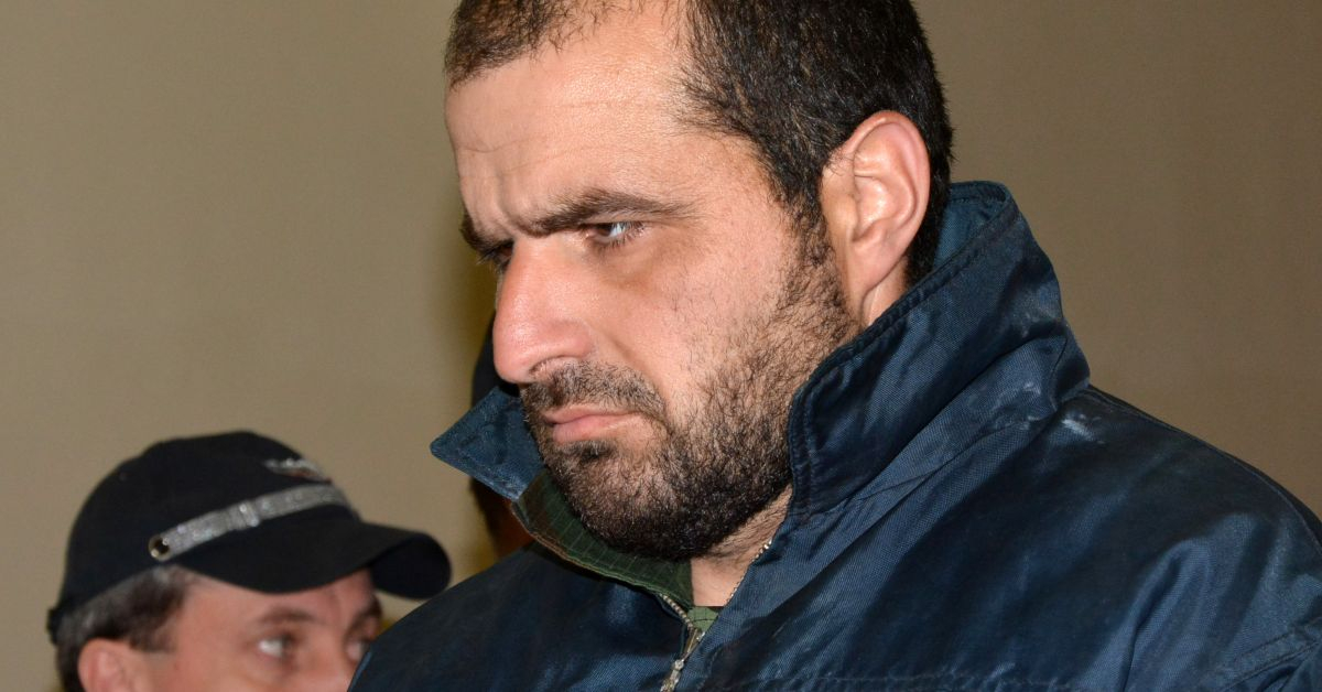 Драмата в Орешник: Боец уби с 38 удара с нож фелдшер и без да отрони дума влиза в затвора за четвърт век 