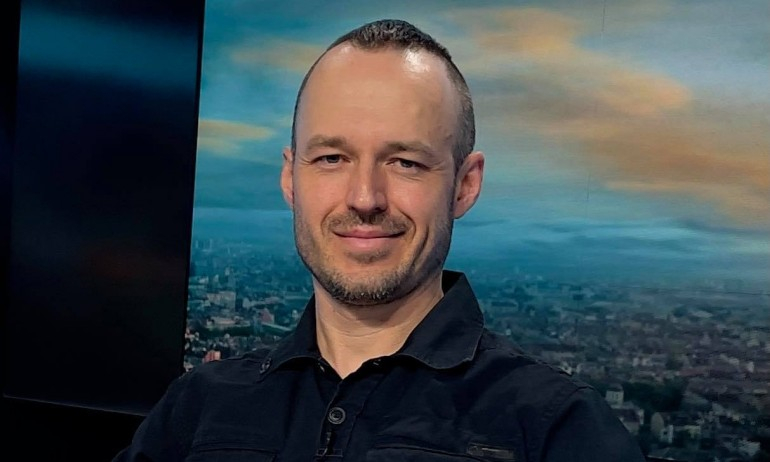 Доц. Стойчев: Резултатът е очакван, той е дело на Рашков и машините