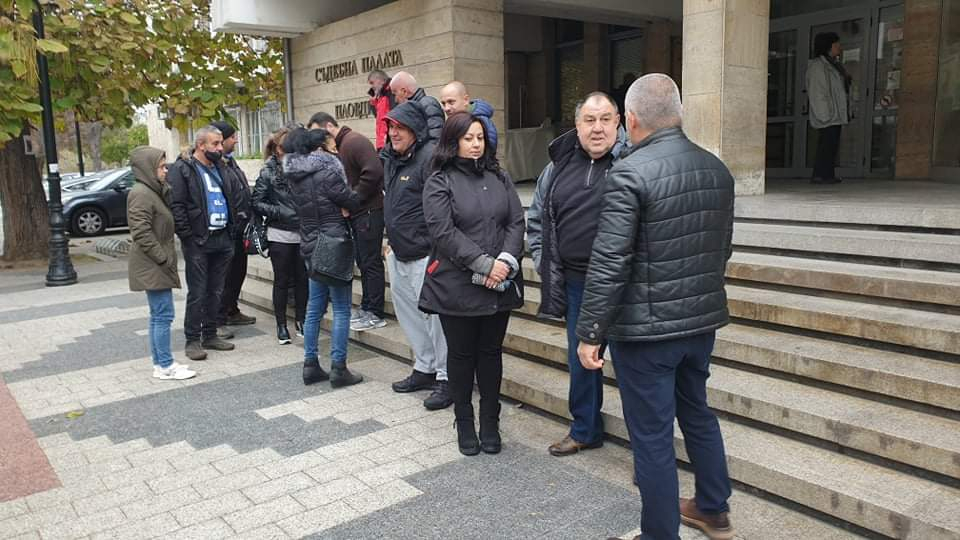 БЛИЦ TV: Пред съда в Пловдив ври и кипи заради обвинения в трафик на хора в Гърция Машора 