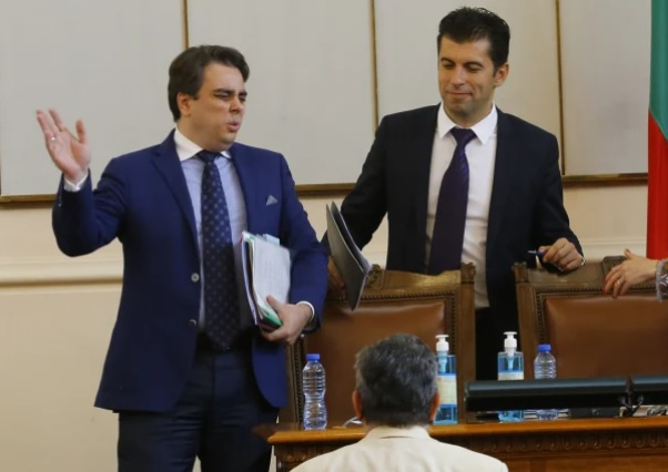 Политолог разби харвардците и Радев за "магистралната им победа" - те знаят ли колко е 26 от 39 