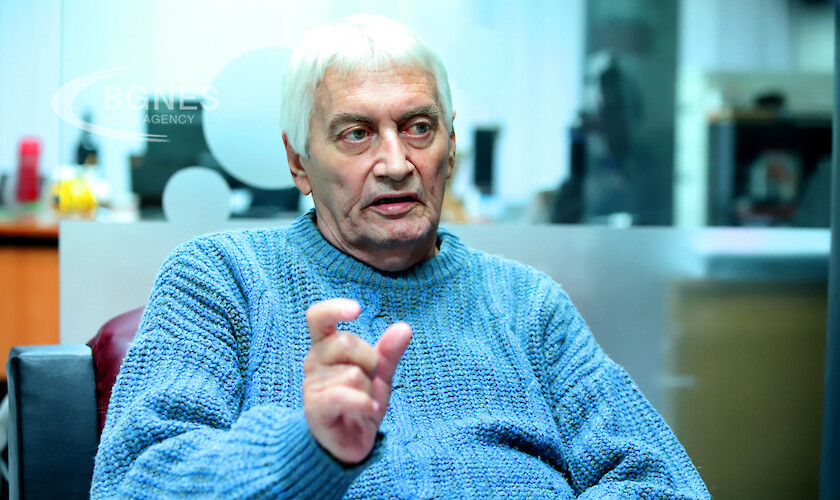 Писателят Владо Даверов: С шмекера Радев няма да има промяна