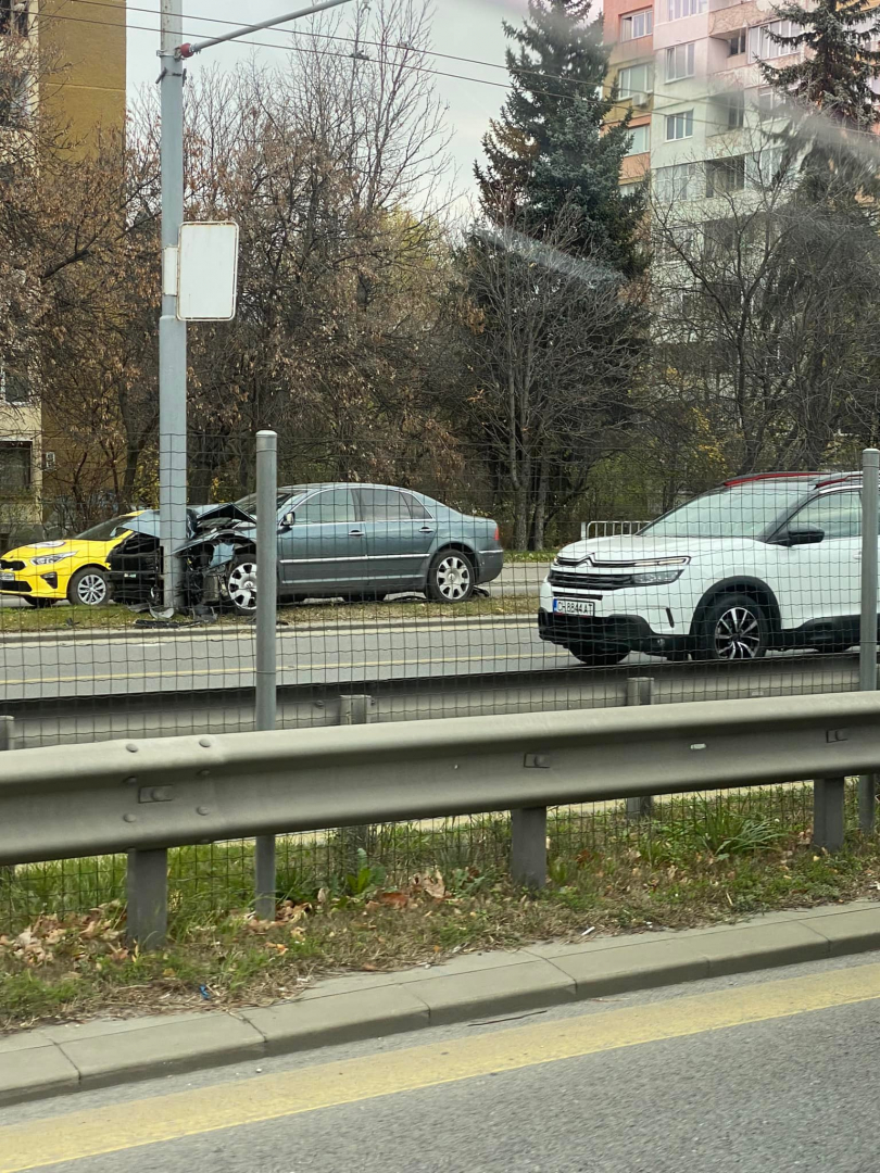 Първи СНИМКИ от адското меле край хотел Плиска в София