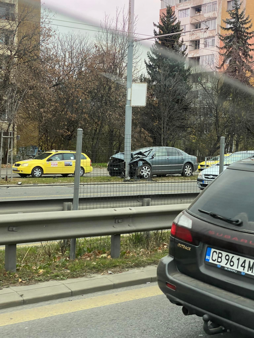 Първи СНИМКИ от адското меле край хотел Плиска в София