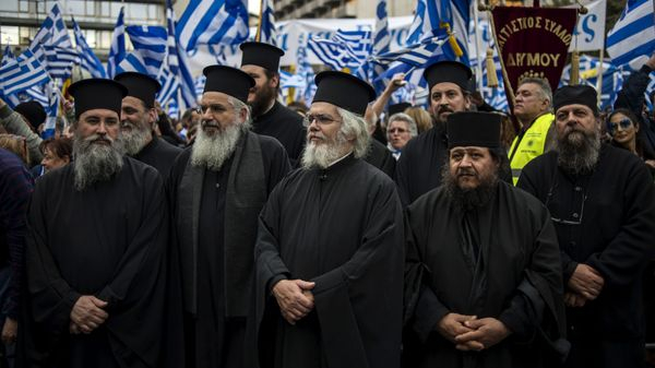 Няма мърдане: Уволняват свещеници, които отказват ваксинация