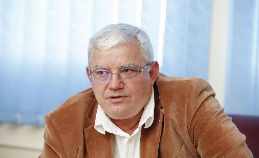 Акад. Митев обясни как действат новите 2 хапчета в борбата с К-19