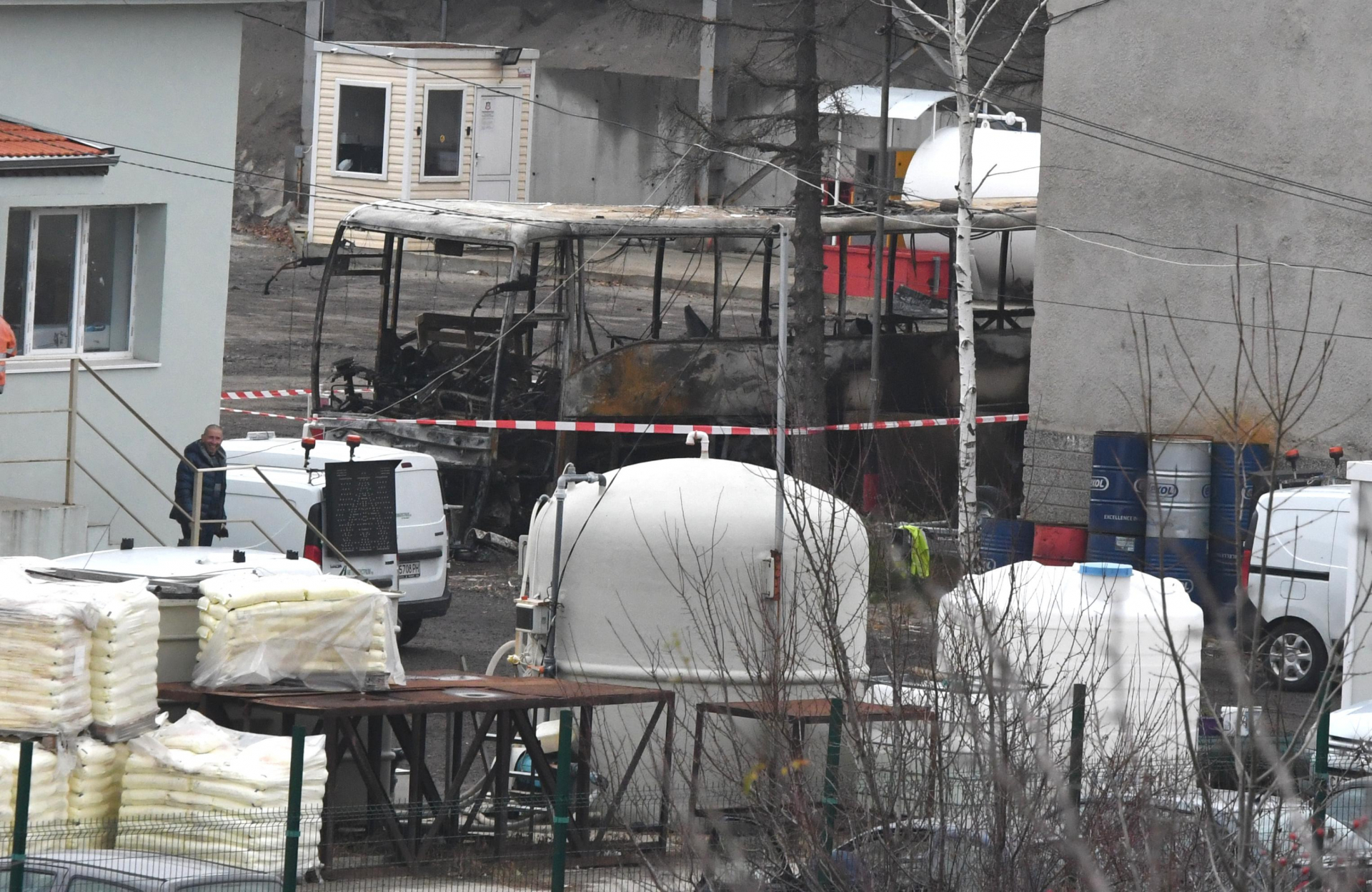 СНИМКИ разкриха какво се случи с автобуса ковчег от АМ "Струма"
