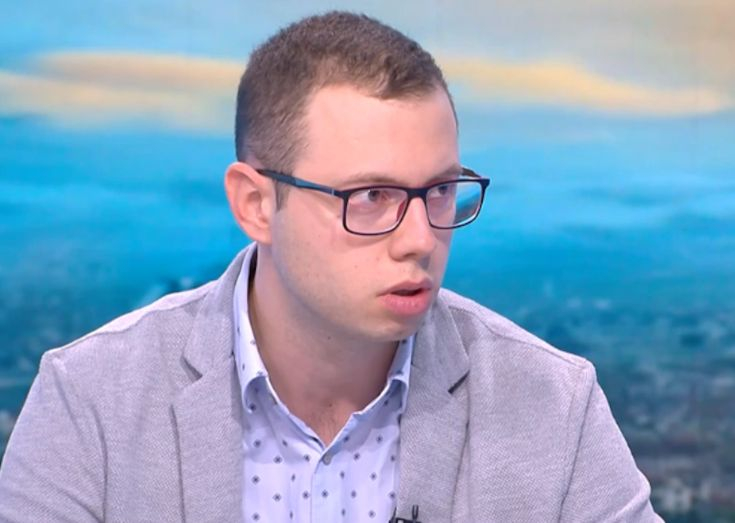 Лекар от ИСУЛ показа страшна СНИМКА на белите дробове на починалия 27-г мъж с фалшив сертификат