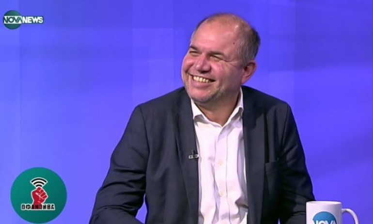 Преговори под карантина?! Владислав Панев се върна от африканска страна, поразена от най-ужасния мутант на К-19 