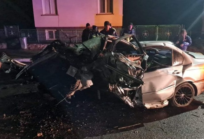 Неописуема трагедия с 16 г. Иванина след гонка на пътя Самоков-Говедарци СНИМКИ 18+