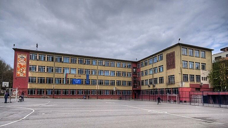 Училищен директор избухна: Учебната година да започва на 01 септември