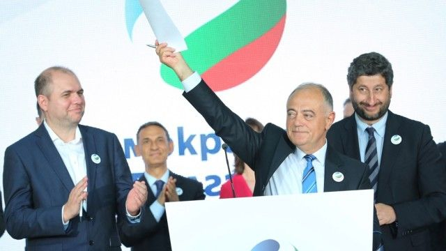 Горещо от задкулисието: От ДСБ разкриха цялата структура на кабинета "Петков" и какви кресла са изтъргували СПИСЪК