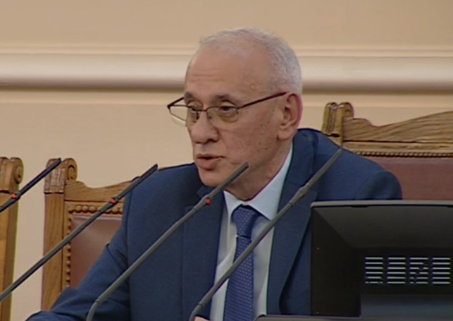 Силви Кирилов откри НС с разтърсващи думи за бедност и... ВИДЕО