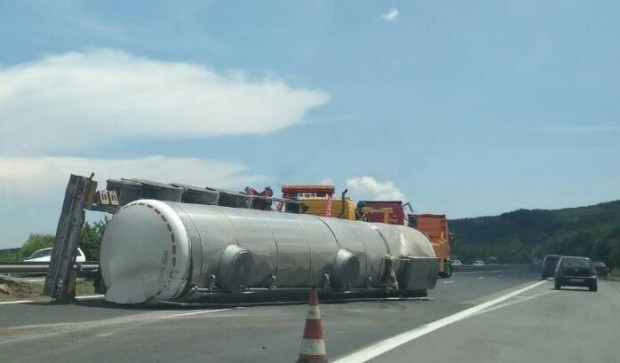 Шокиращо разкритие за шофьора, който преобърна цистерната на "Тракия"