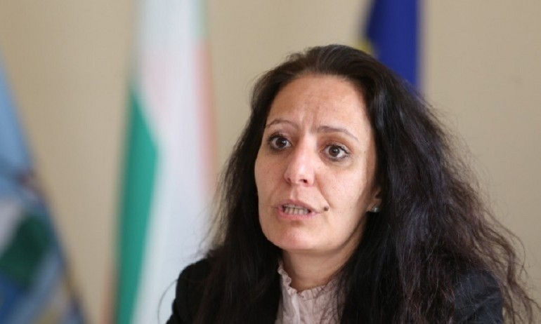 Хората в „Красно село“ искат сметка от ДБ заради скандалната кметица Росина Станиславова 