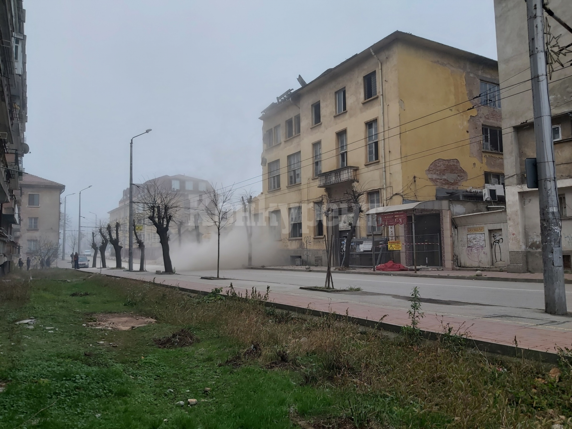 Събориха емблематична сграда във Враца, искат да строят... ВИДЕО