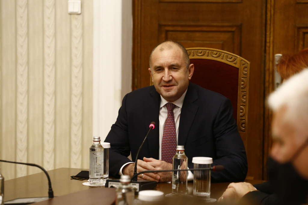 Депутатка от ДБ реши да поучава президента