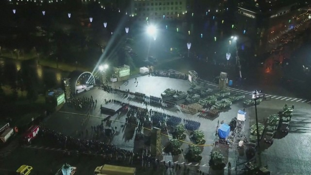Украйна показа мускули на Русия часове преди съдбоносния разговор между Путин и Байдън СНИМКИ