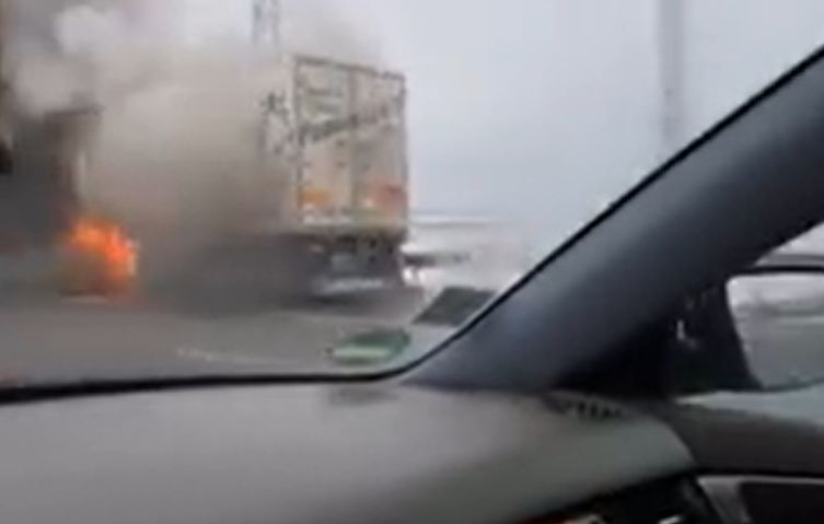 Първо в БЛИЦ! Огнен ужас на Околовръстното край София ВИДЕО
