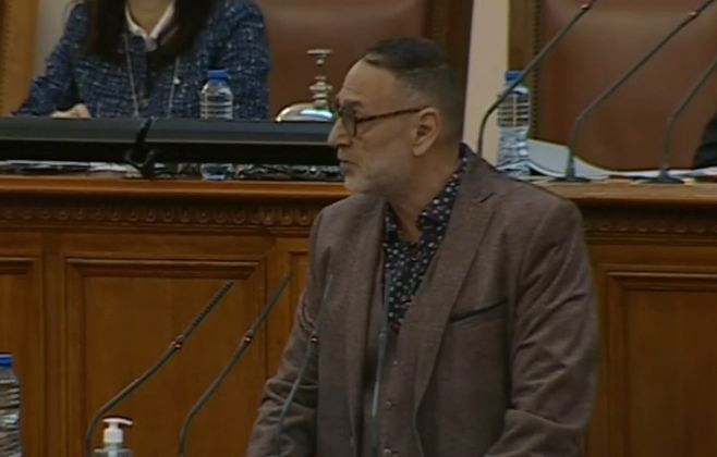 Люта свада в НС: Любен Дилов нареди кабинета на ПП! Даде им 2 имена за министри